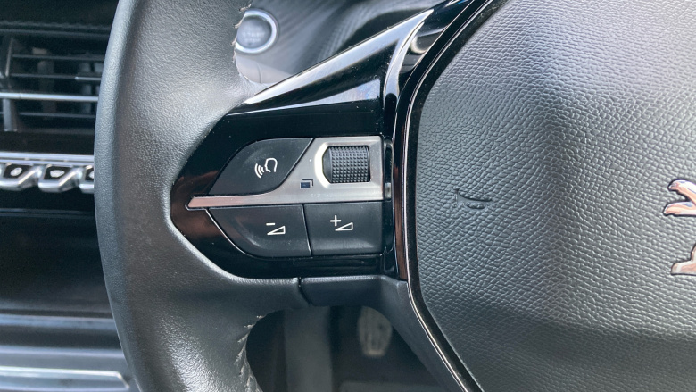 Peugeot 208 1.2 PureTech 100 Allure Premium 5dr Petrol Hatchback